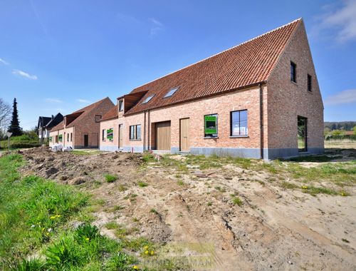                                         Maison à vendre à Amougies, € 384.900

