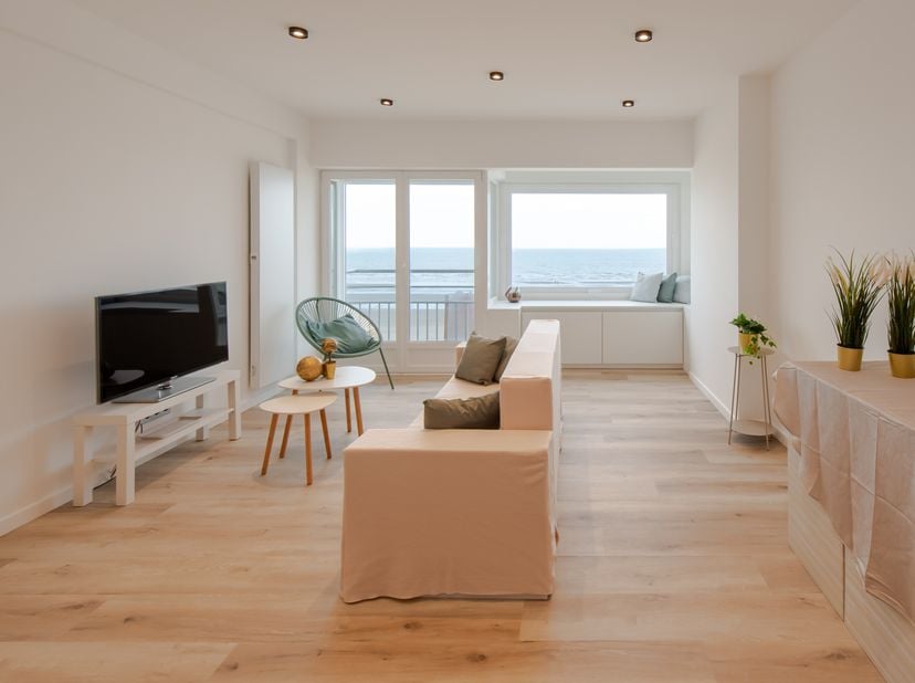 Appartement magnifiquement rénové avec 2 chambres, terrasses et vue frontale sur la mer à vendre situé à Westende au quatrième étage de la résidence T