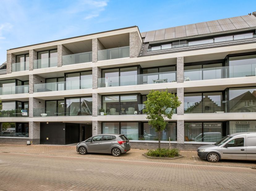 Het voltooide Orion project in het hart van het rustige Ichtegem biedt plaats aan 15 appartementen met een hoge levenskwaliteit. De laatste twee insta