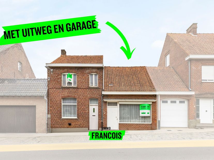In het levendige dorp Reningelst waar er allerlei voorzieningen zijn ( bakkerij, slagerij, horeca, dokter, apotheek, basisschool, etc. én op 4km van s