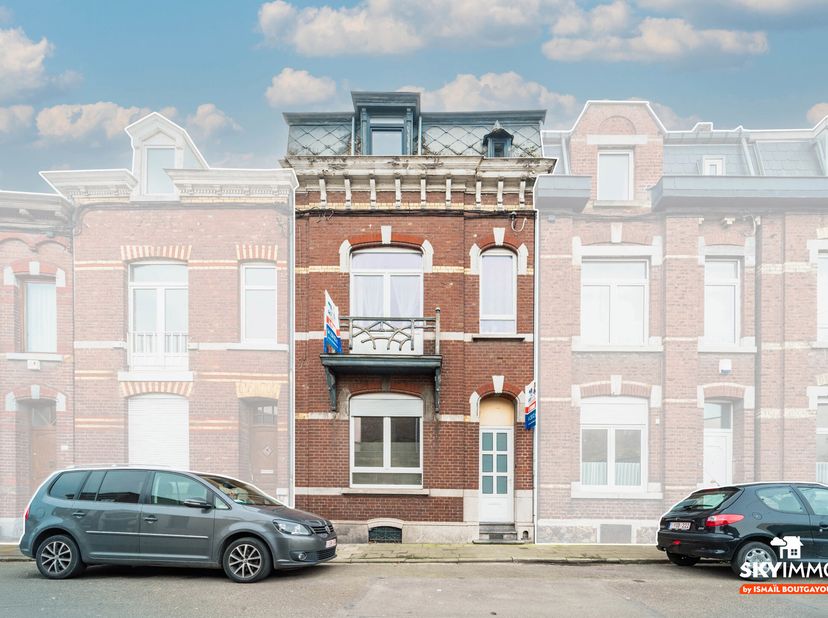 L&#039;agence SKYIMMO a le plaisir de vous présenter cette jolie maison familiale, idéalement située à proximité de toutes les commodités (écoles, commerce