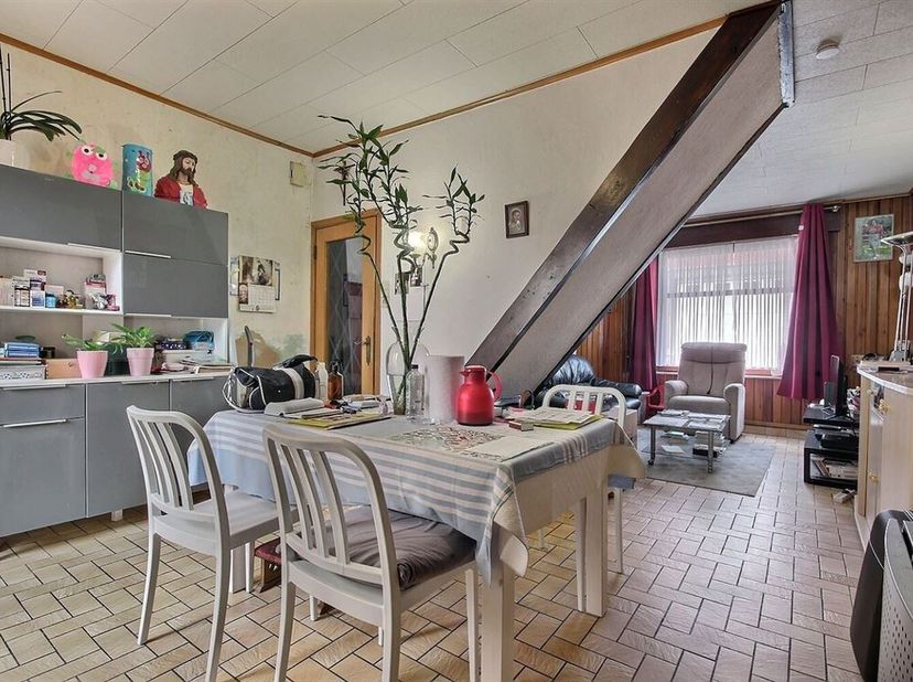 HABITATION DEUX CHAMBRES ET JARDIN SUR 135M²