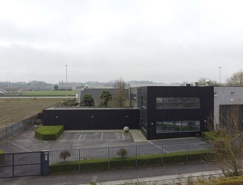                                         Bedrijfsgebouw te huur in Kruishoutem, € 14.500
