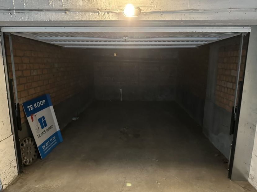 Garage à louer
                    à 9000 Gent
