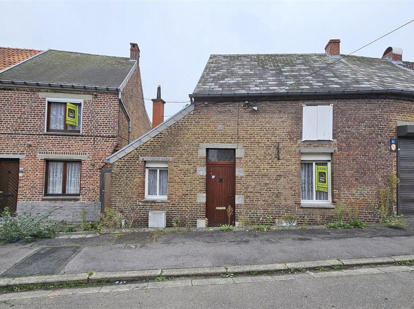 SOUS OPTION - PLUS DE VISITE - Maison &quot;Kangourou&quot; ou bon investissement, nous vous proposons deux maisons à rénover se décrivant comme suit:&lt;br /&gt;
Mai