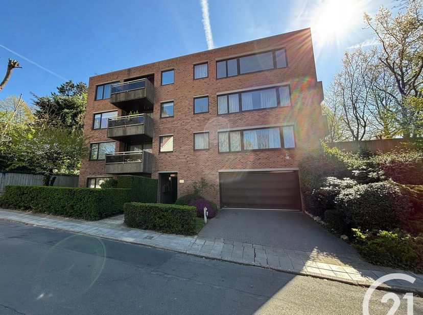 AUDERGHEM / PARC DES PRINCES NEIGHBOURHOOD : Gelegen in een groene omgeving tussen het bos van Soignes en het park van Tenreuken, prachtig appartement