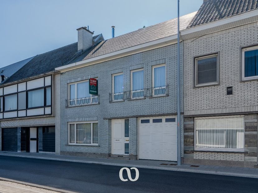 Cherchez-vous une maison familiale spacieuse avec des panneaux solaires, un toit isolé et un grand garage, située au cur d&#039;Oudenaarde ? Trouvé !&lt;br /&gt;
