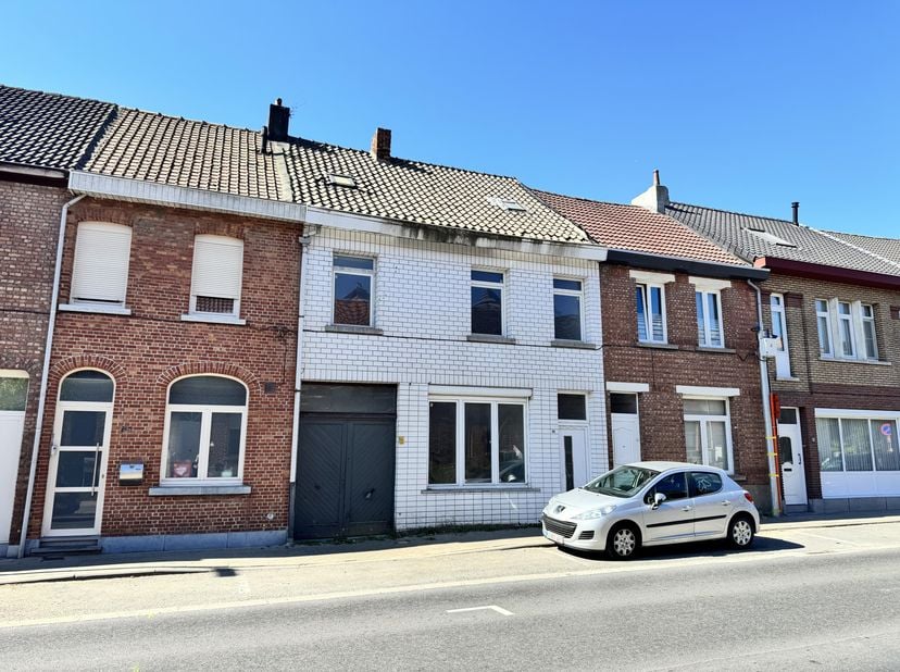 Welkom in de Hoogkamerstraat 88 te Temse!&lt;br /&gt;
&lt;br /&gt;
Deze woning is een volledig renovatieproject met bijzonder veel potentieel. De huidige indeling