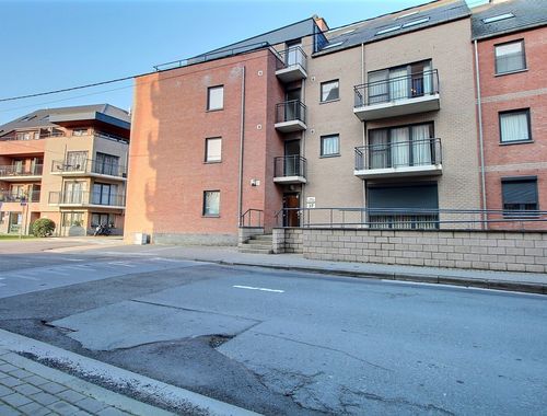                                         Bureaux à louer à Tubize, € 700
