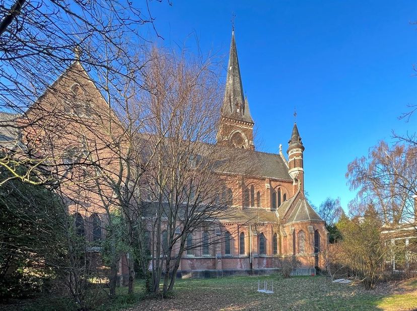 In het meest zuidelijke district van de Stad Antwerpen, vinden we in Hoboken aan de Krugerstraat de Heilig Hartkerk. Een fantastische kerk die sedert