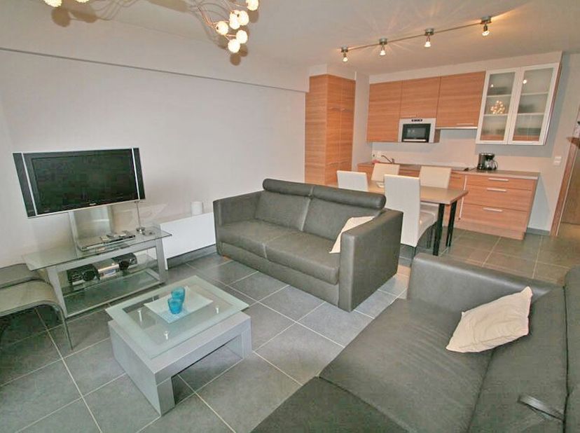 Te huur: Gemeubeld appartement met 1 slaapkamer in centrum Nieuwpoort-bad.Ontdek dit centraal gelegen, gemeubeld appartement op de 3e verdieping, idea