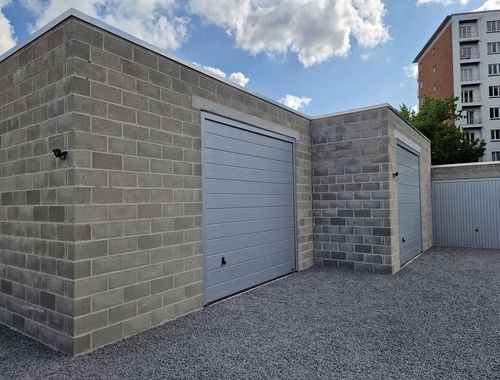                                         Bâtiment commercial à louer à Wavre, € 450
