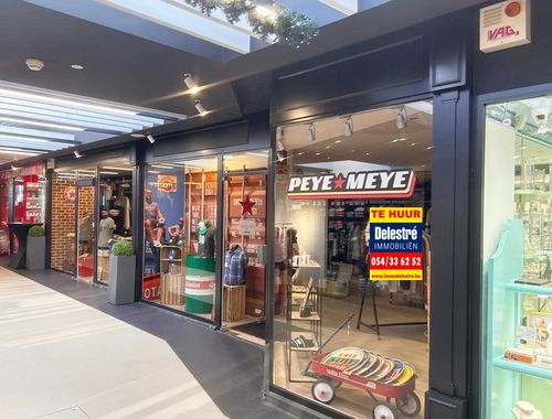                                         Handelsgelijkvloers te huur in Waterloo, € 4.000
