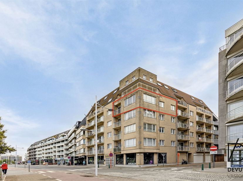 Gezellig en instapklaar hoekappartement op een heerlijke locatie met frontaal duin- en zeezicht! Welkom in de uiterst goed gelegen residentie, genaamd
