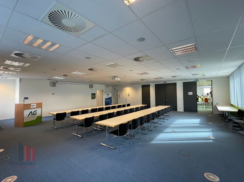 Bien professionnel à louer
                    à 8800 Roeselare