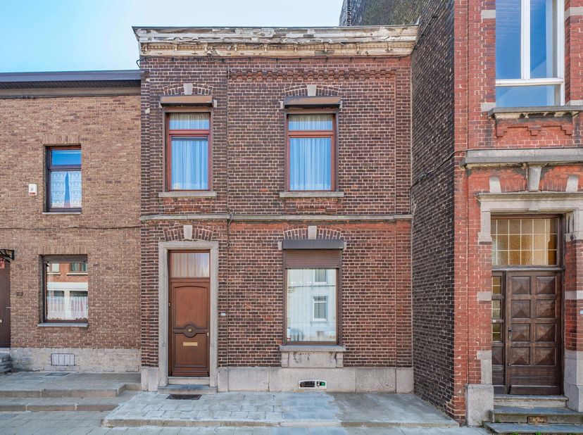 À VENDRE - Dampremy&lt;br /&gt;
Maison en bon état de ± 170 m², située dans une rue calme, proche des commodités, transports en commun, à quelques minutes d