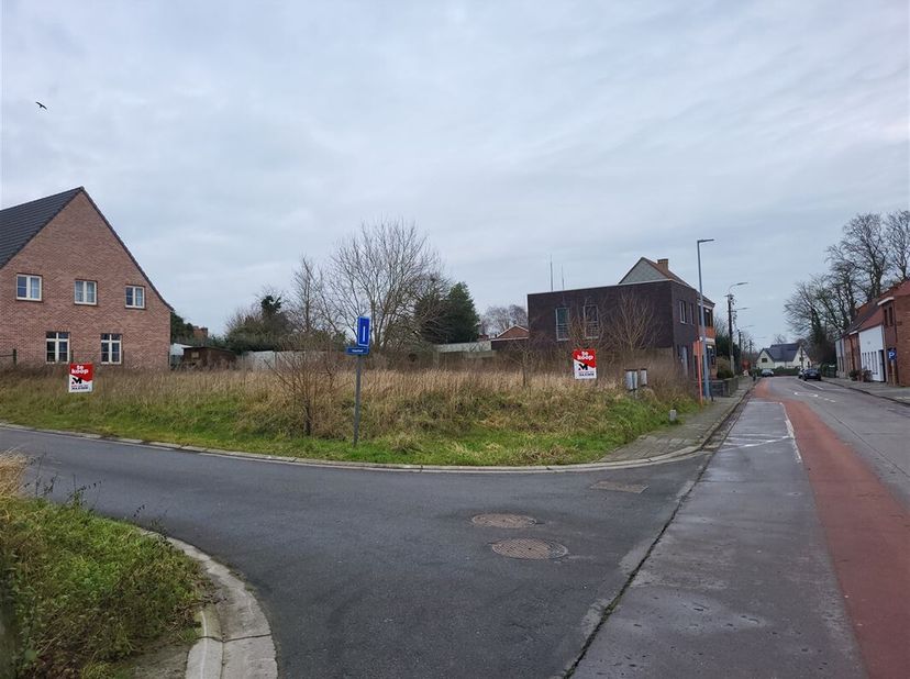 Bouwgrond gelegen in het charmante Aalter&lt;br /&gt;
Ontdek deze prachtige bouwgrond, ideaal gelegen in een rustige, residentiële wijk van Aalter. Dit perc