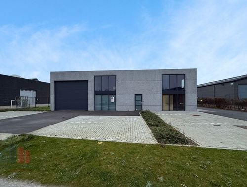                                         Bedrijfsgebouw te huur in Maldegem, € 4.250
