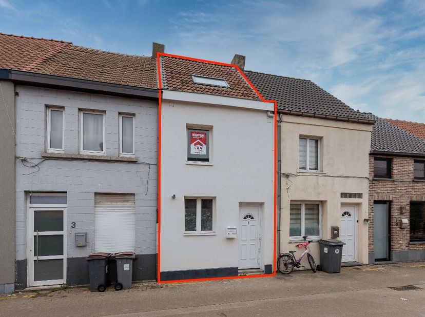 LiggingLappersfort 5 is een woning gelegen in een rustige, kindvriendelijke straat in Zelzate, op wandel- en fietsafstand van het centrum. De woning b