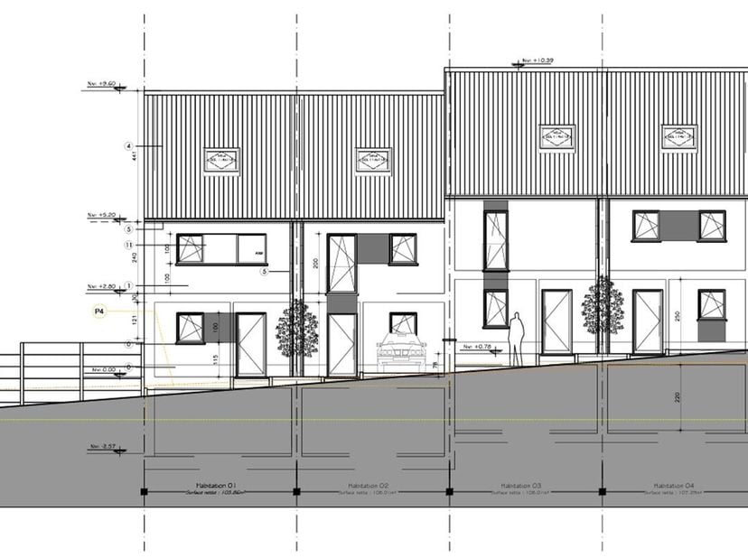 Projet de 4 maisons à Elouges.&lt;br /&gt;
Terrain nu vendu avec permis accepté pour la construction de 4 maisons.&lt;br /&gt;
Plans, essais de sol et permis en a