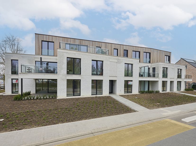Dit appartement beschikt over 2 slaapkamers en een privétuin en is gelegen in Residentie Melotte te Eksel.&lt;br /&gt;
De appartementen zijn gebouwd in een