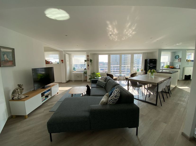 Modern, zuidgericht en lichtrijk appartement op 50m van de zee&lt;br /&gt;
Op zoek naar een instapklaar appartement vlak bij het strand? Dit zuidgericht, TO