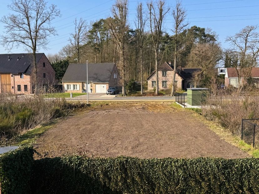 Altijd al gedroomd van een vrijstaand huis met een zuid-gerichte tuin in een rustige buurt? Lot 4 in de Schrikheidestraat te Koersel voldoet aan deze