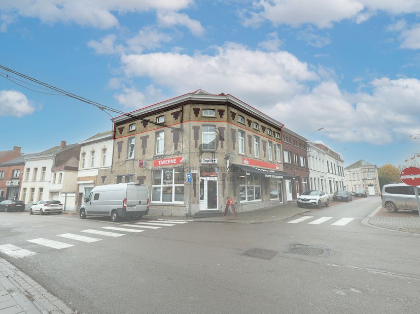 Référence Agence : L7170-065&lt;br /&gt;
Découvrez ce bel appartement situé dans la charmante ville SENEFFE&lt;br /&gt;
Composition : living ouvert, cuisine équip