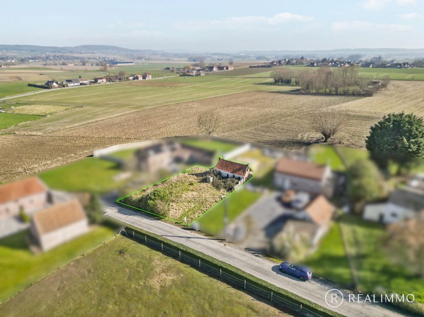 Découvrez ce terrain de 541 m², situé dans un environnement calme et verdoyant à Anseroeul, une commune faisant partie de l&#039;entité du Mont-de-l&#039;Enclus