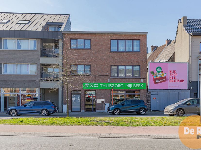 AALST - HANDELSPAND OP GOEDE LOCATIE&lt;br /&gt;
Deze voormalige bank en thuiswinkel is zeer goed gelegen nabij een volledig nieuwe grote residentiële ontwi