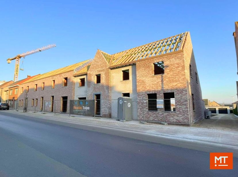 3 landelijke nieuwbouwwoningen met 3 slaapkamers en zongerichte tuin in de dorpskern van Beselare&lt;br /&gt;
&lt;br /&gt;
In de dorpskern van Beselare en op wand