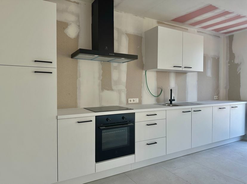 Ontdek dit prachtig nieuwbouwappartement tijdens één van onze kijkdonderdagen in mei.&lt;br /&gt;
We verwelkomen je graag op 8 mei - 15 mei en 22 mei van 18