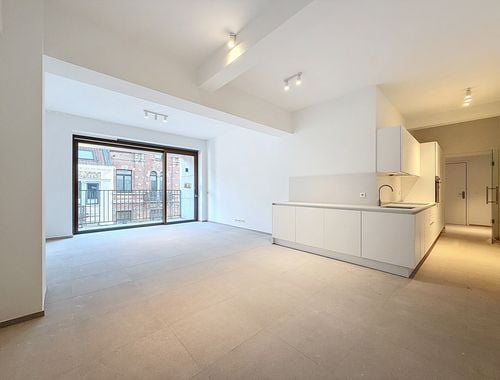                                         Appartement à louer à Ixelles, € 3.000
