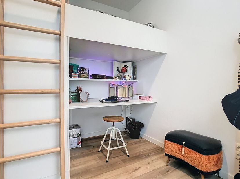 Sur le Koeikensgracht, près du quartier étudiant d&#039;Anvers, nous trouvons cette chambre d&#039;étudiant à vendre. Le bâtiment a été baptisé campus Eilandje