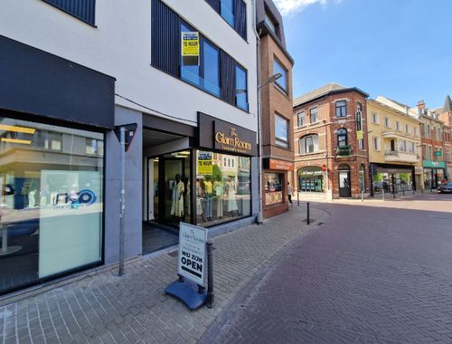                                         Bien commercial à louer à Dendermonde, € 1.500
