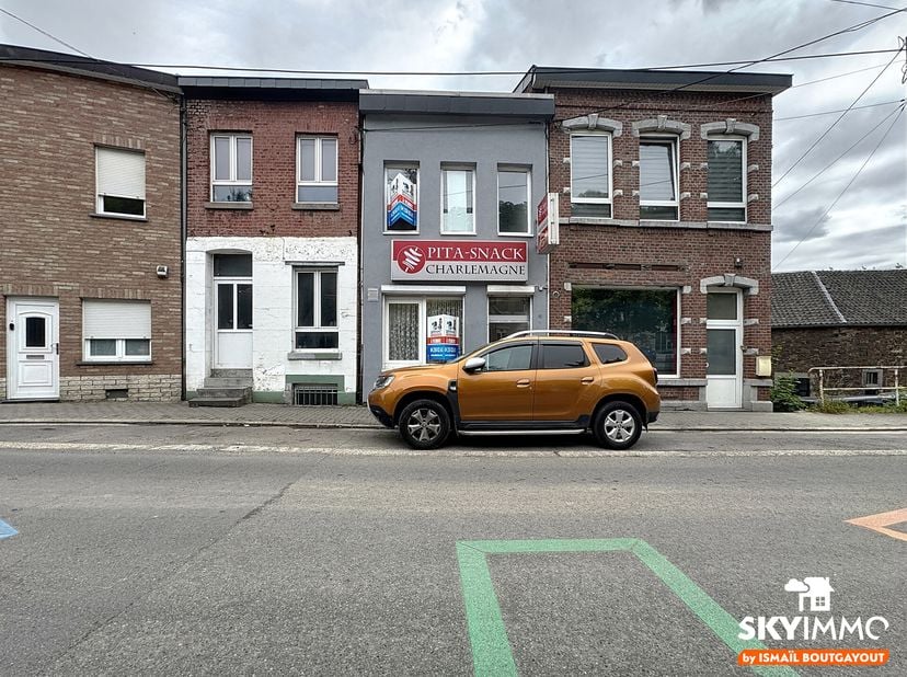 L&#039;agence SKYIMMO vous propose cette magnifique maison idéalement située, proche de toutes les commodités, dans un quartier calme et recherché. Elle es