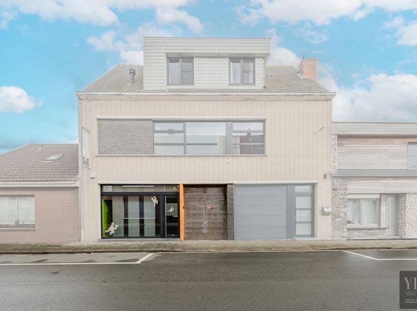 Bien professionnel à vendre
                    à 8460 Oudenburg