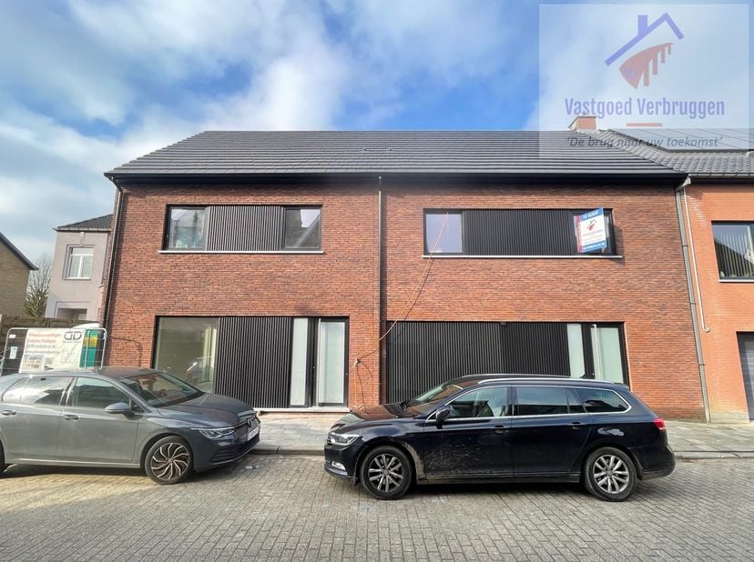 TE KOOP - NIEUWBOUW DENDERLEEUW CENTRUM - halfopen bebouwing of Gesloten bebouwing&lt;br /&gt;
&lt;br /&gt;
Op zoek naar uw droomwoning in een toffe, bruisende bu