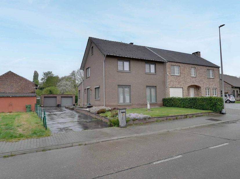 Maison à vendre
                    à 3700 Henis
