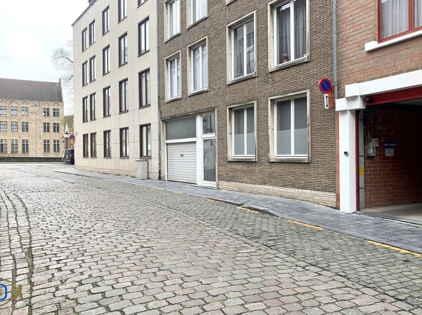 Garage à louer
                    à 8000 Brugge
