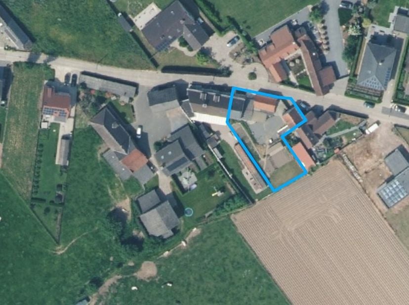 Dit prachtige perceel ligt in het pittoreske Balegem en biedt de perfecte balans tussen rust en gemak. Het perceel is ideaal voor wie houdt van wonen,
