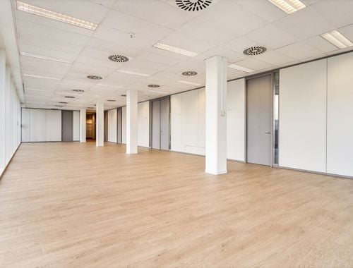                                         Bedrijfsgebouw te huur in Antwerpen, € 4.871,25
