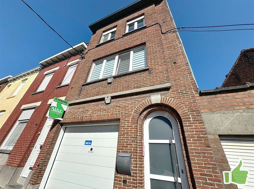 Magnifique maison bel-étage à Mouscron en plein centre ville.&lt;br /&gt;
Idéalement situé dans une rue calme du centre ville proche des école.&lt;br /&gt;
Habita