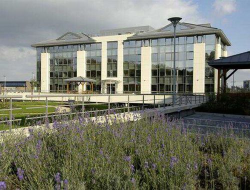                                         Bureaux à louer à Mont-Saint-Guibert, € 8.112,50
