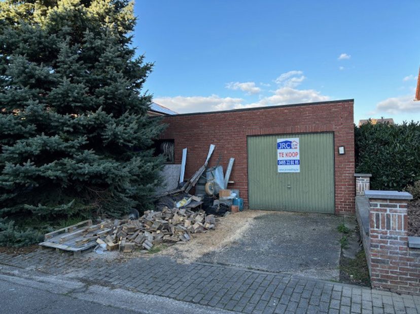 Drieslinter: op de as Leuven  Tienen - Diest bevindt zich deze opslagruimte.Mits de nodige aanpassingen en de goedkeuring van stedenbouw, zijn hier en