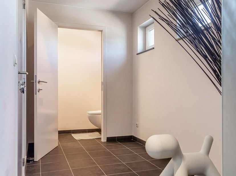 Het luxueuse appartement is gelegen in Kortessem op de 3de- en 4de (dak) verdieping.&lt;br /&gt;
Centraal tussen Hasselt en Tongeren. &lt;br /&gt;
&lt;br /&gt;
Bij het
