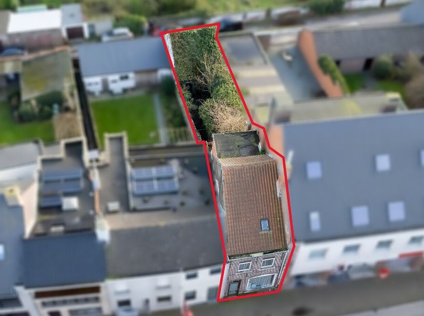 LiggingOp zoek naar een centraal gelegen eigendom met eindeloze mogelijkheden?In de Hoogstraat, centraal gelegen in het charmante Assenede bieden we e