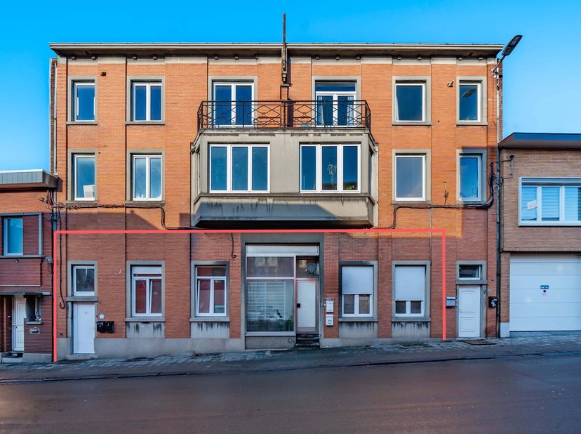 EasyHome immobilier a le plaisir de vous proposer à la vente cette maison d&#039;une superficie totale de 114 m² séparée en 3 studios idéalement situé à Gr