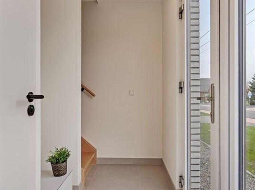 HEDENDAAGSE &amp; ENERGIEZUINIGE WONING MET 4 SLKS&lt;br /&gt;
Wij bevinden ons in Bekkevoort, een gemeente gelegen in de provincie Vlaams-Brabant. Deze woning