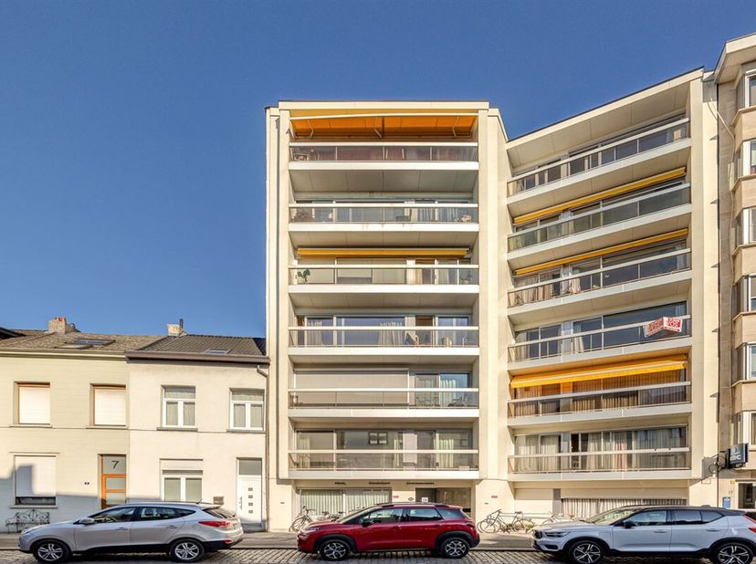 Prachtig gerenoveerd 1-slaapkamer appartement nabij Mechelen centrum. &lt;br /&gt;
Geniet dagelijks van een idyllisch uitzicht op het water vanuit dit volle